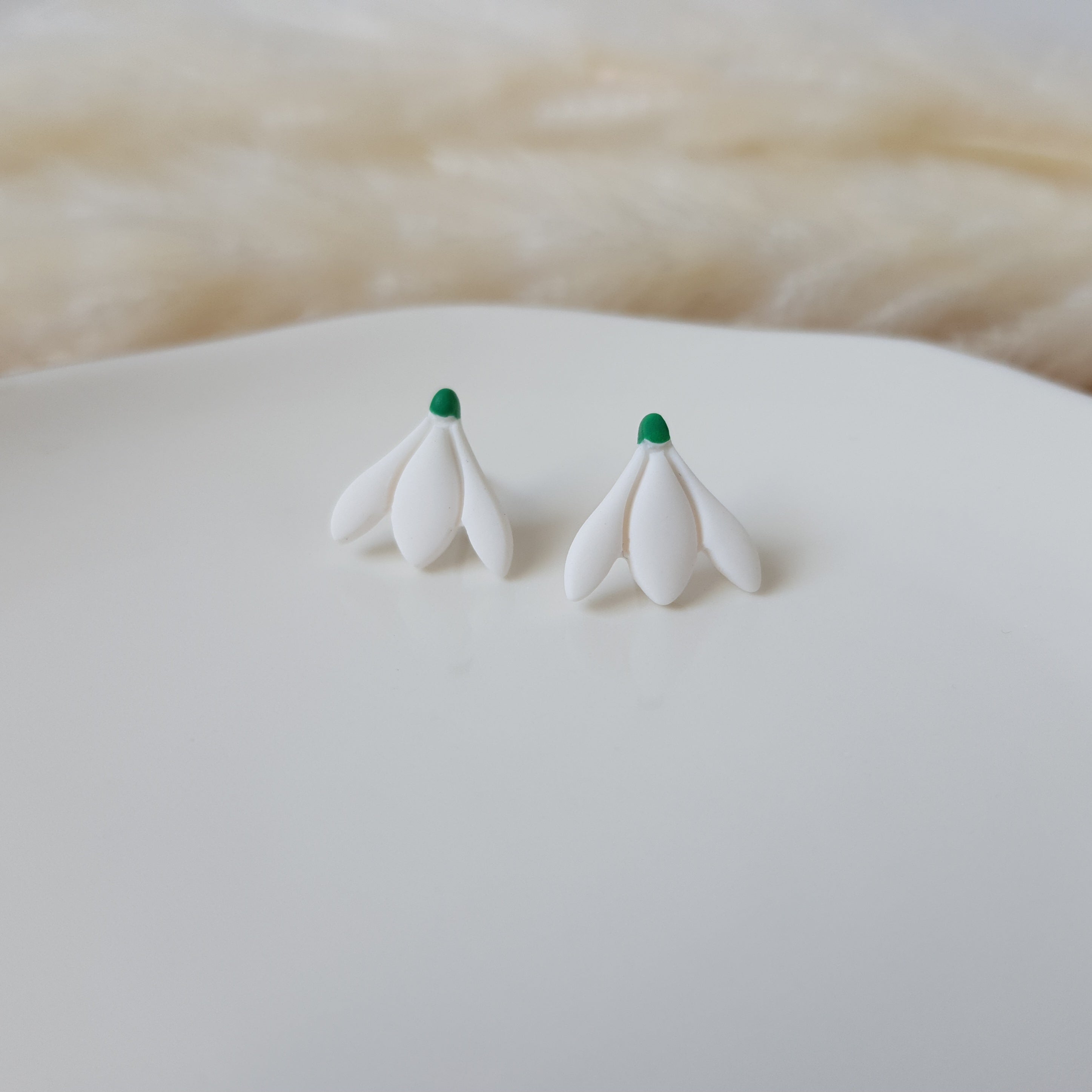 Common snowdrop earrings