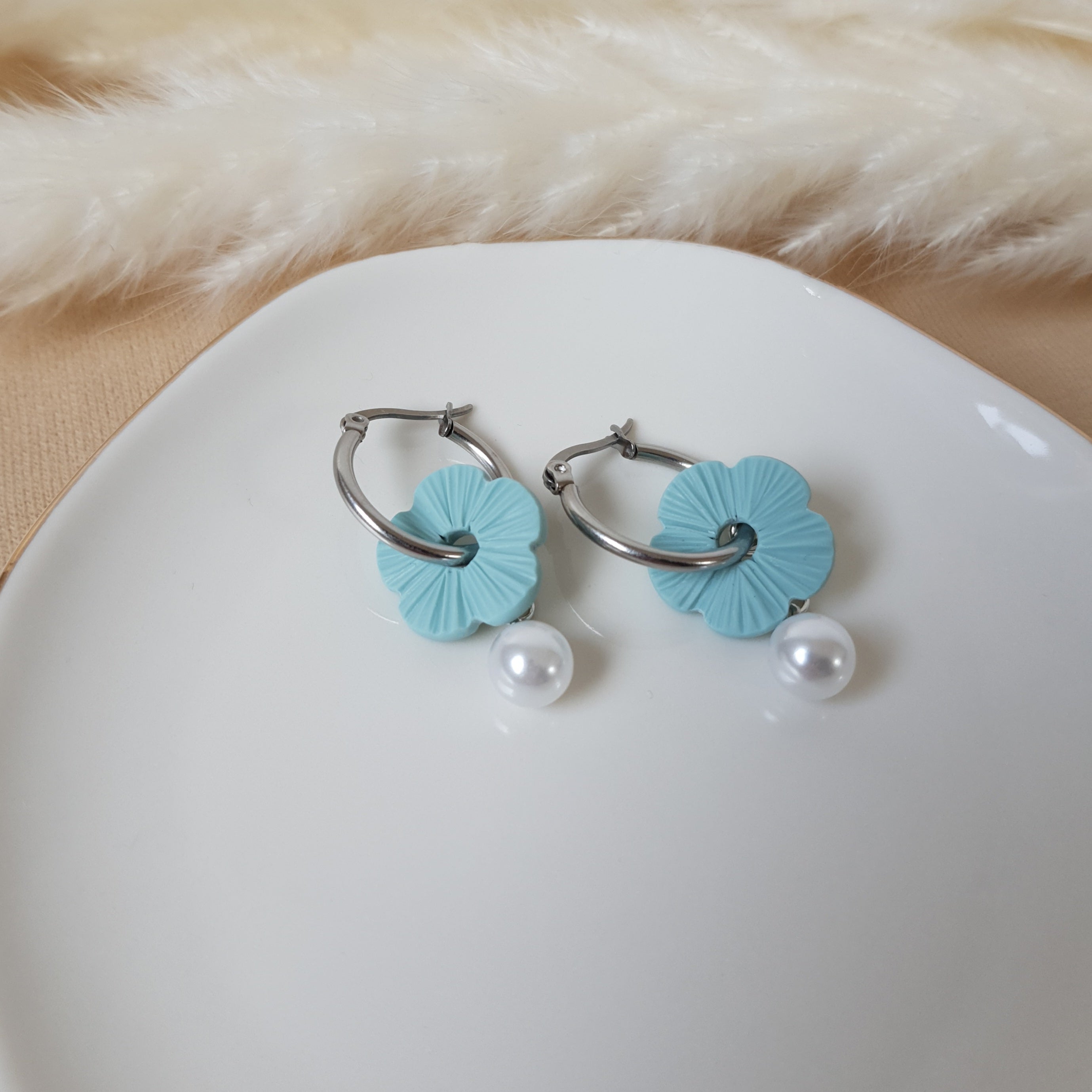 Blue flower and pearl hoops