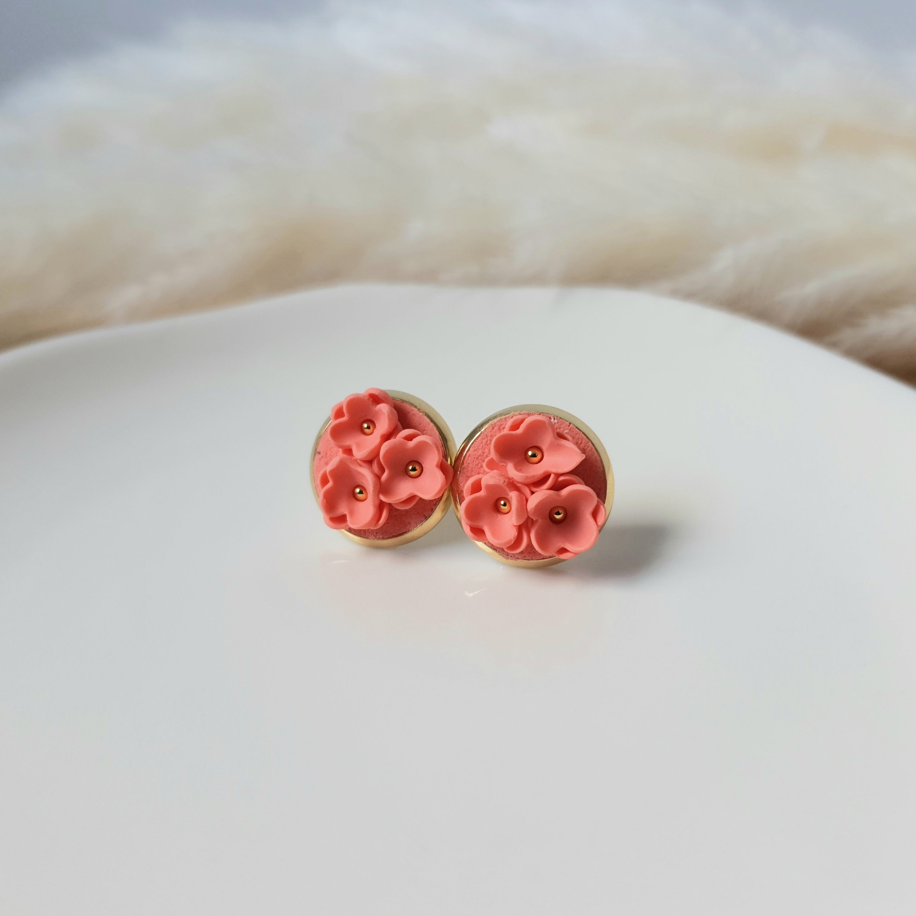 Flower studs