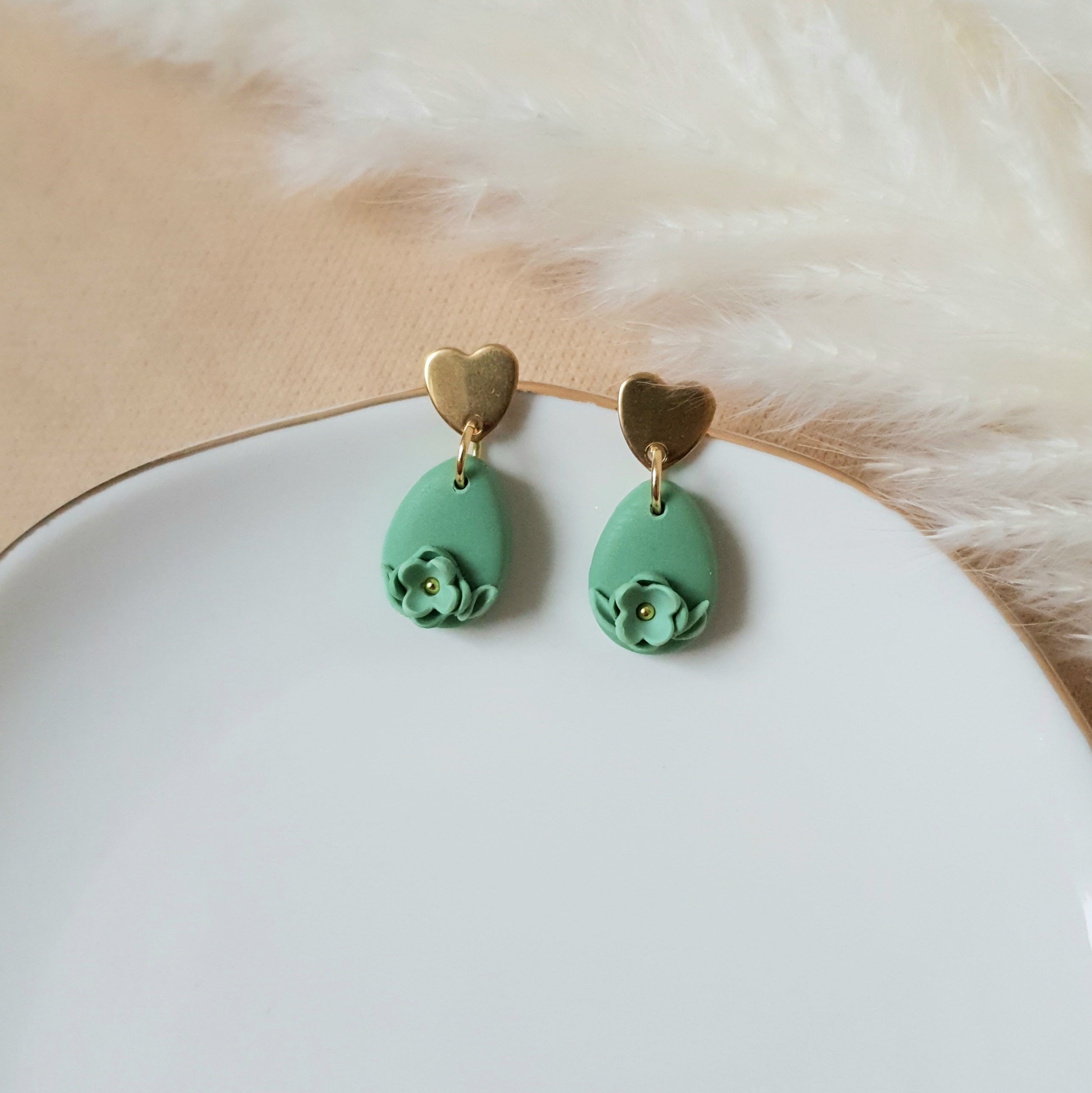 Mini floral dangle earrings