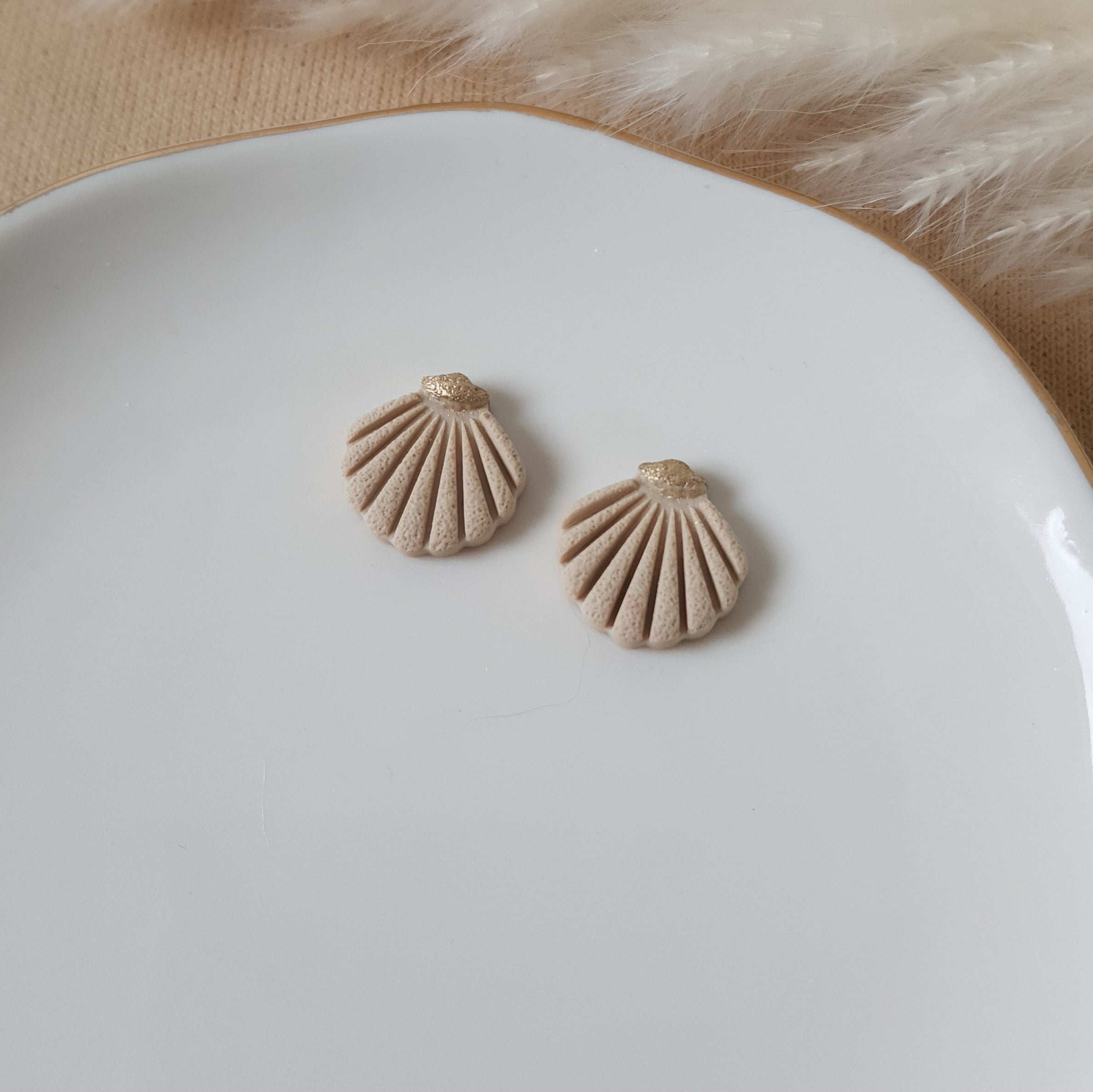 Sandy sea shell studs