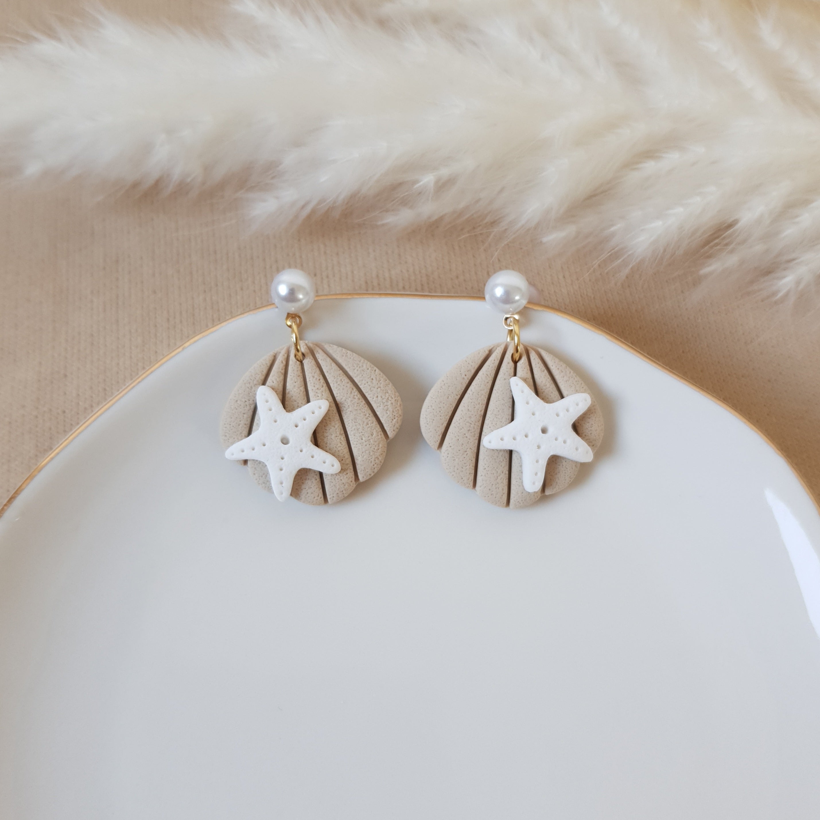 Sandy shell earrings