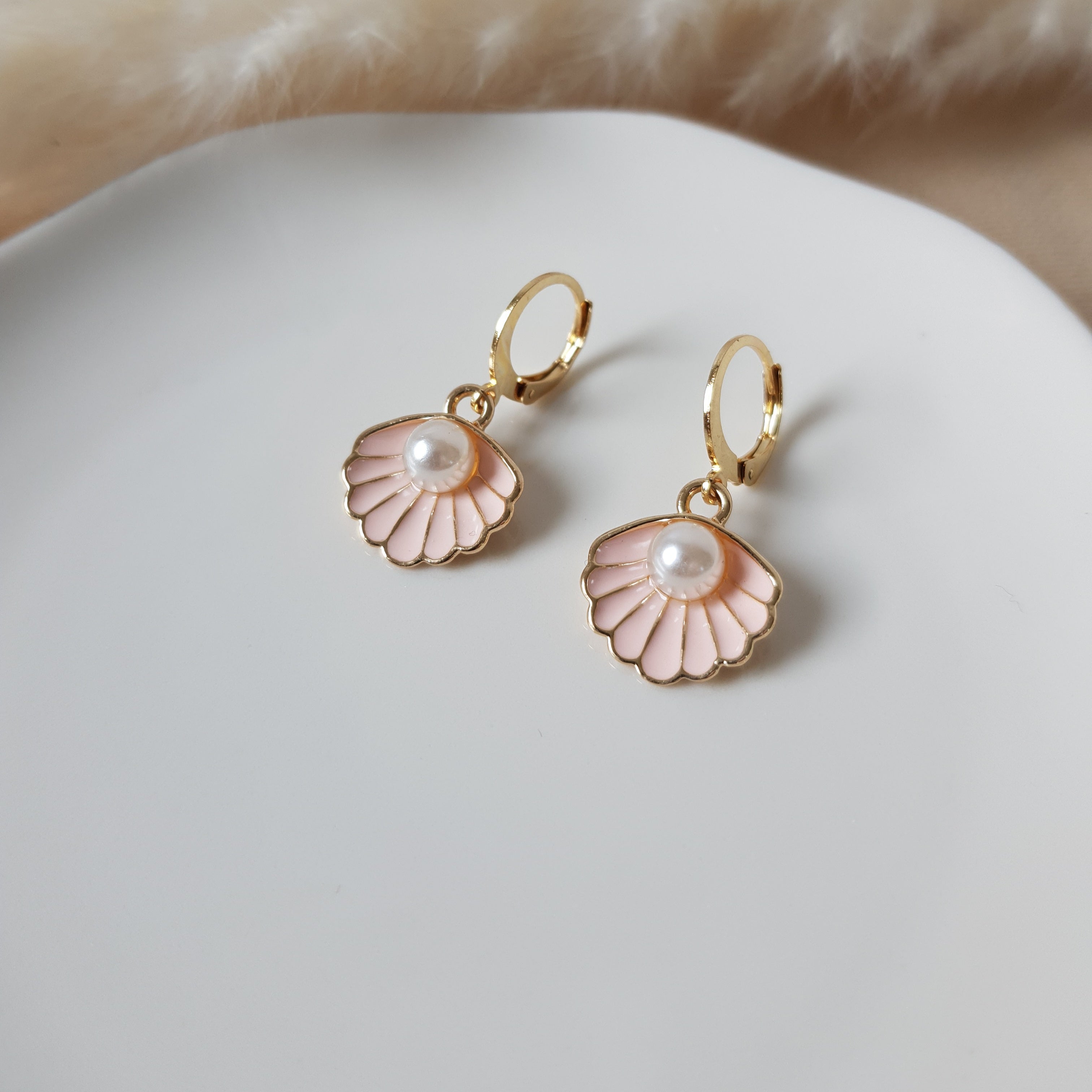 Light pink sea shell earrings