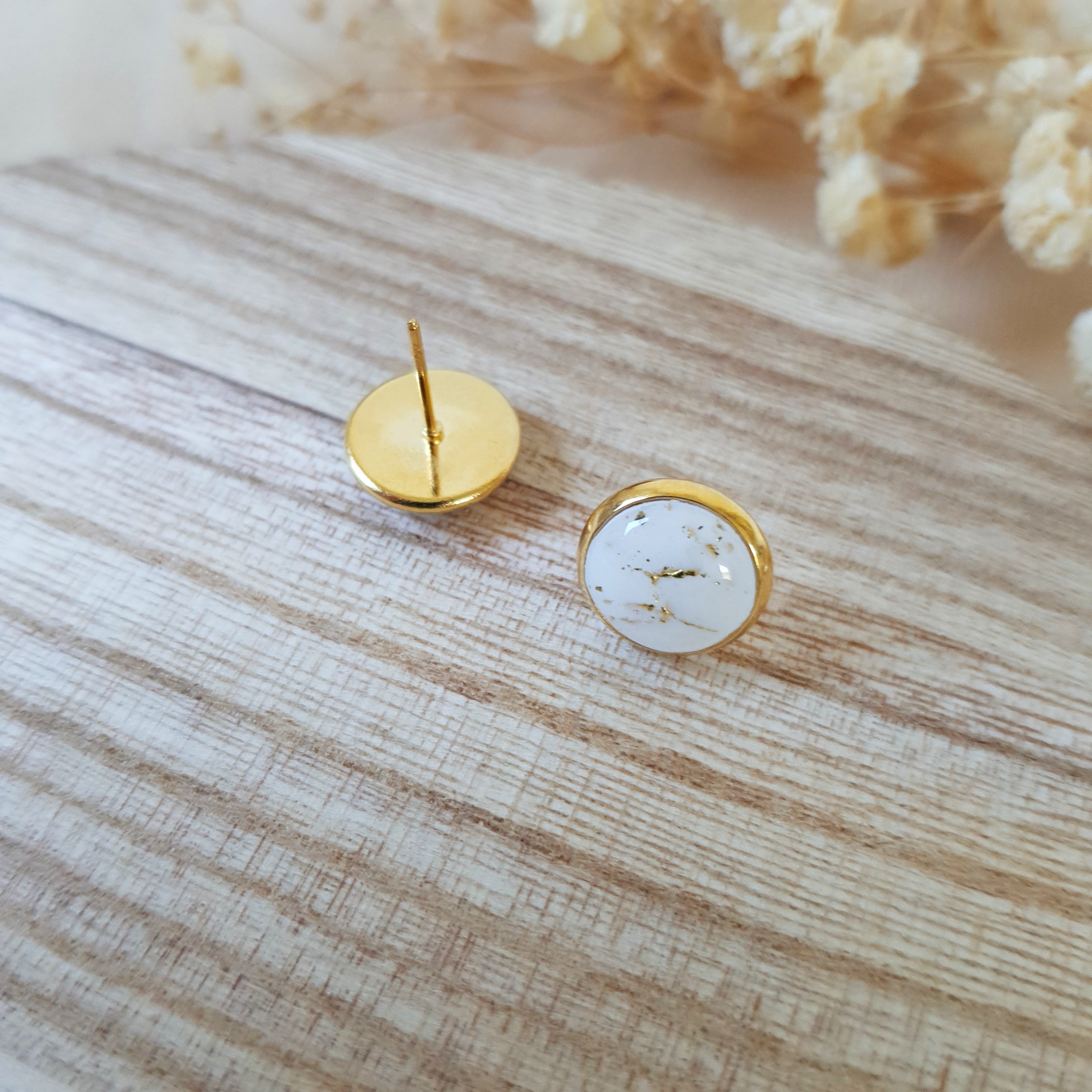 Cracked stone stud earrings